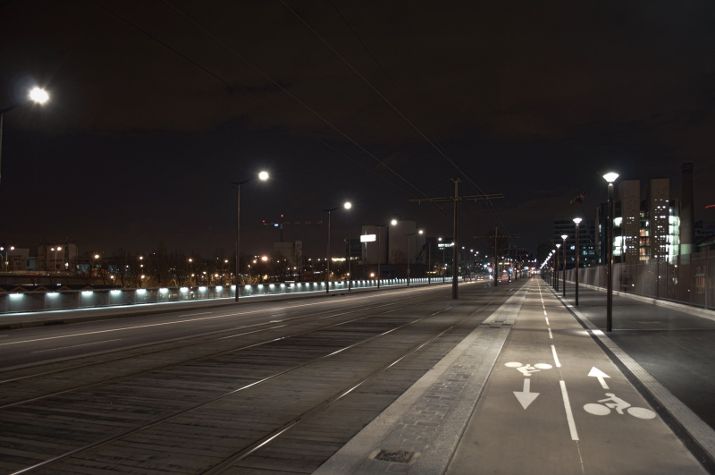 Illustration - Vue de nuit depuis le pont