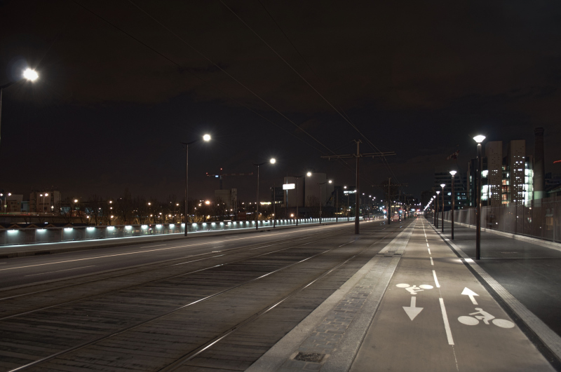 Illustration - Vue de nuit depuis le pont 